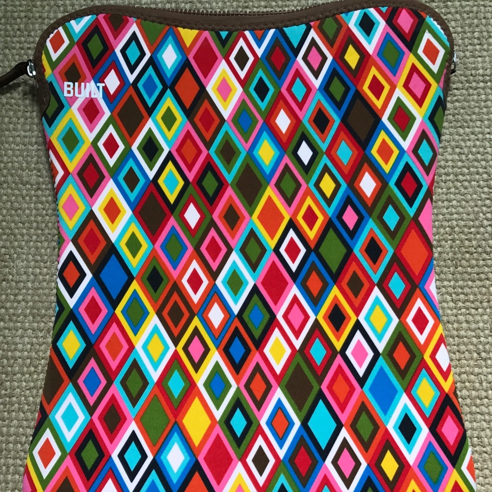 Patterned laptop sleeve